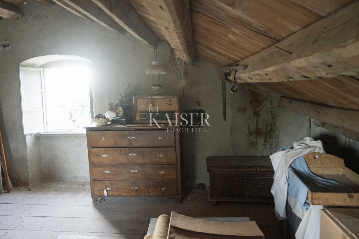 Mali Lošinj, Nerezine-Tradizionale casa in pietra