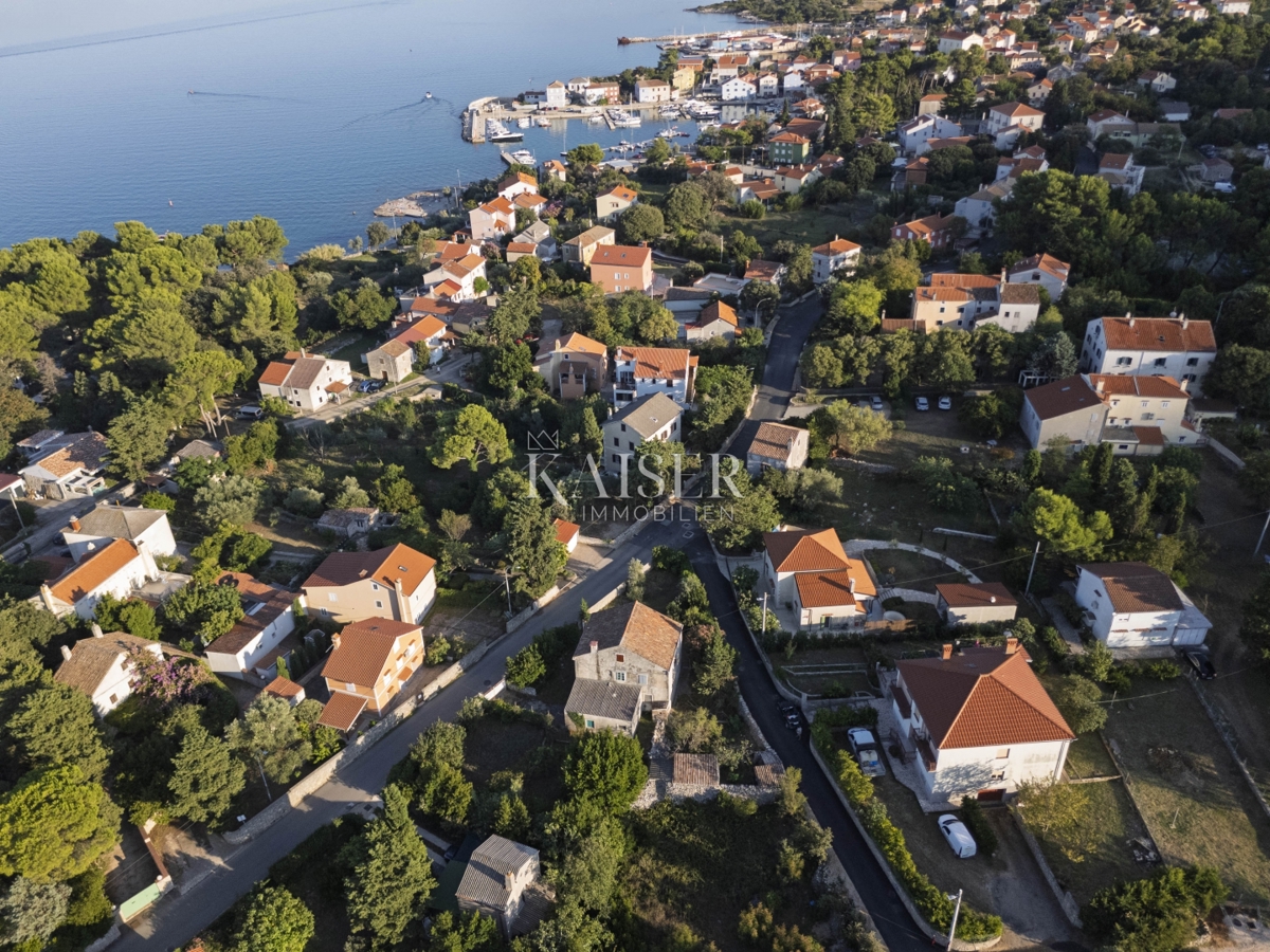 Mali Lošinj, Nerezine-Tradizionale casa in pietra