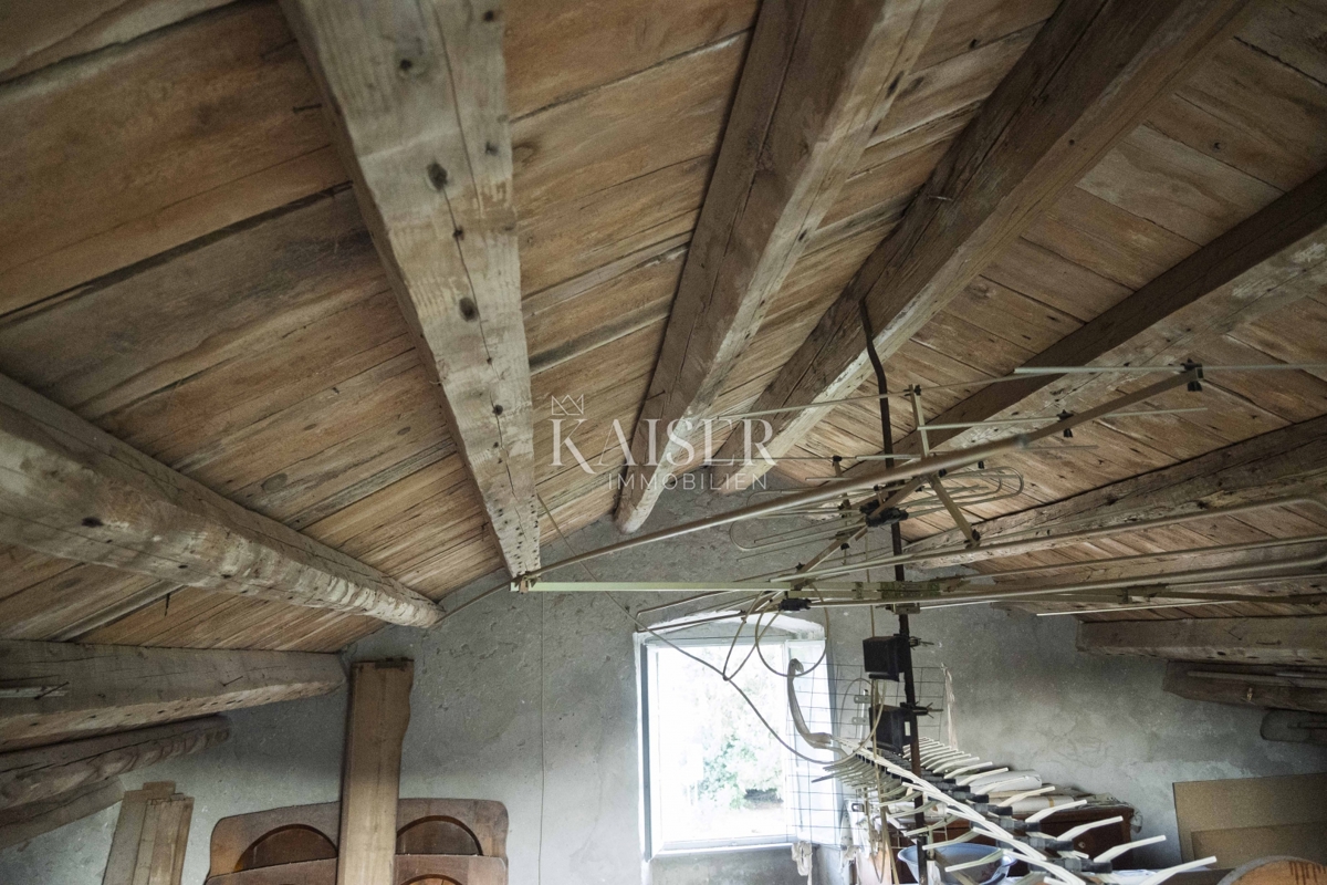 Mali Lošinj, Nerezine-Tradizionale casa in pietra