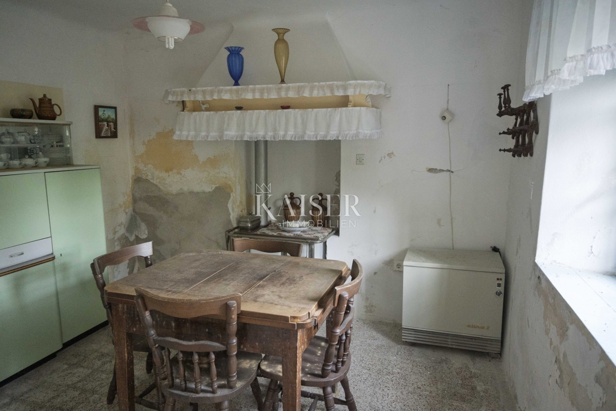 Mali Lošinj, Nerezine-Tradizionale casa in pietra