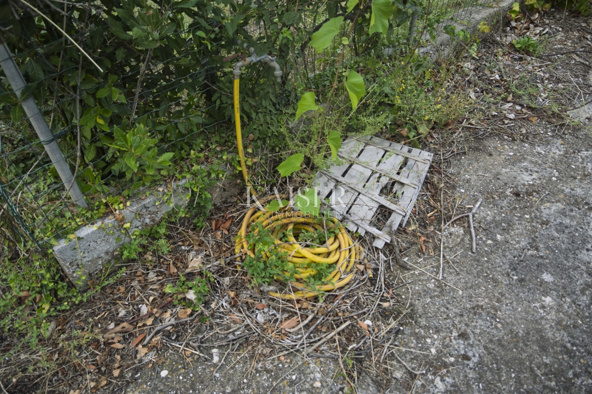 Mali Lošinj, Nerezine-Tradizionale casa in pietra