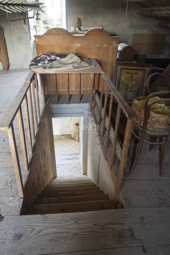 Mali Lošinj, Nerezine-Tradizionale casa in pietra