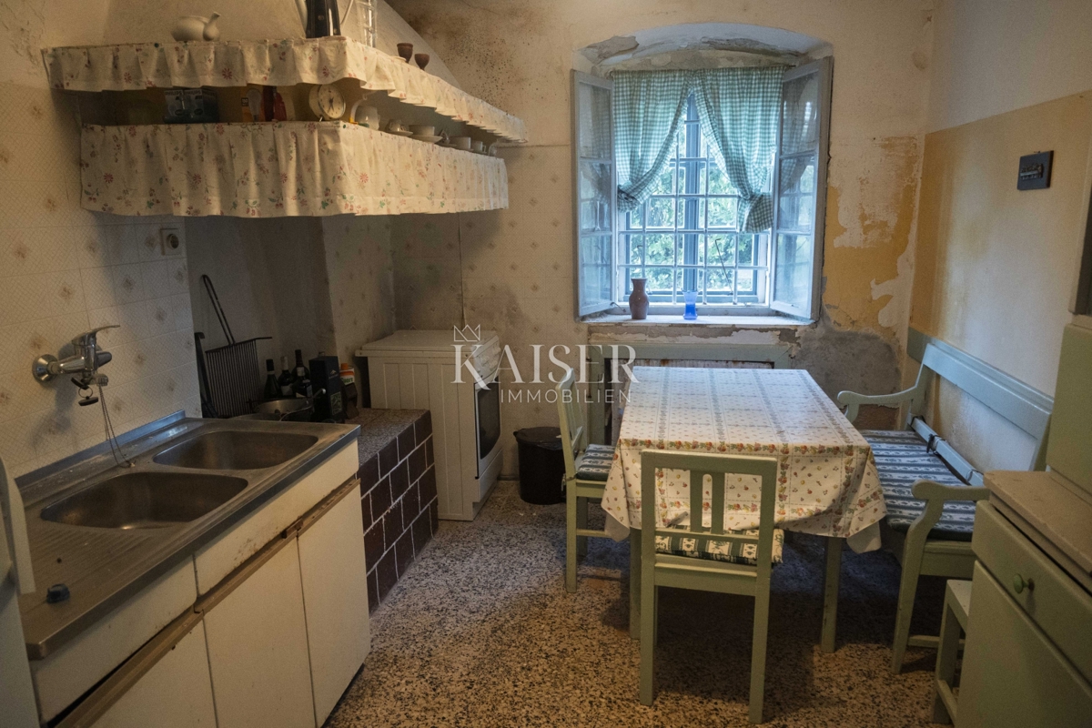 Mali Lošinj, Nerezine-Tradizionale casa in pietra