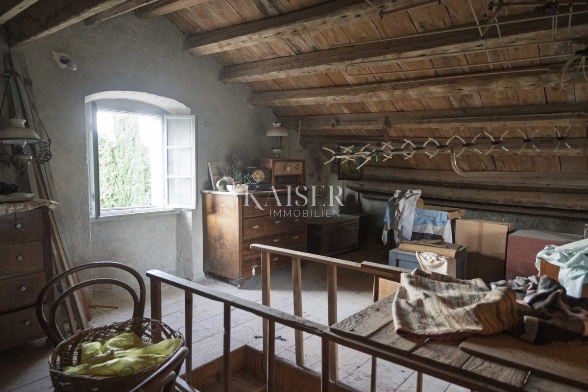 Mali Lošinj, Nerezine-Tradizionale casa in pietra