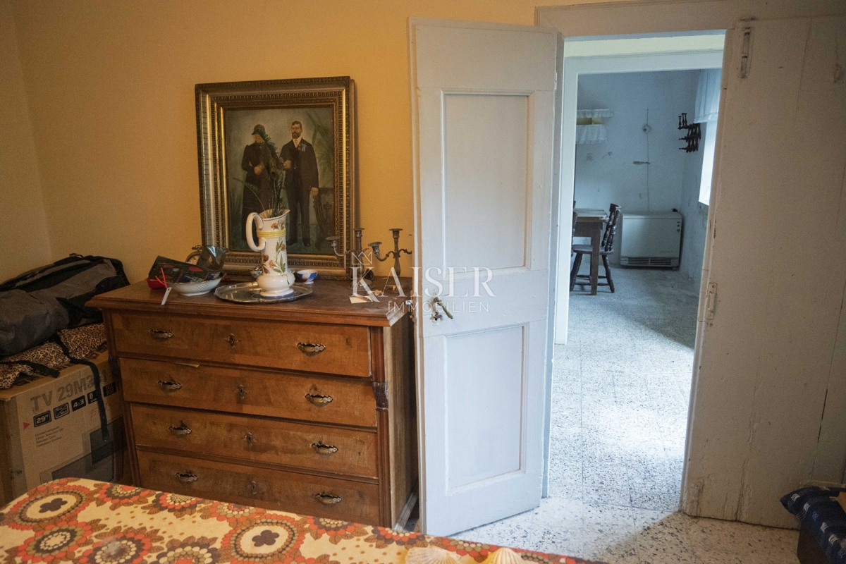 Mali Lošinj, Nerezine-Tradizionale casa in pietra