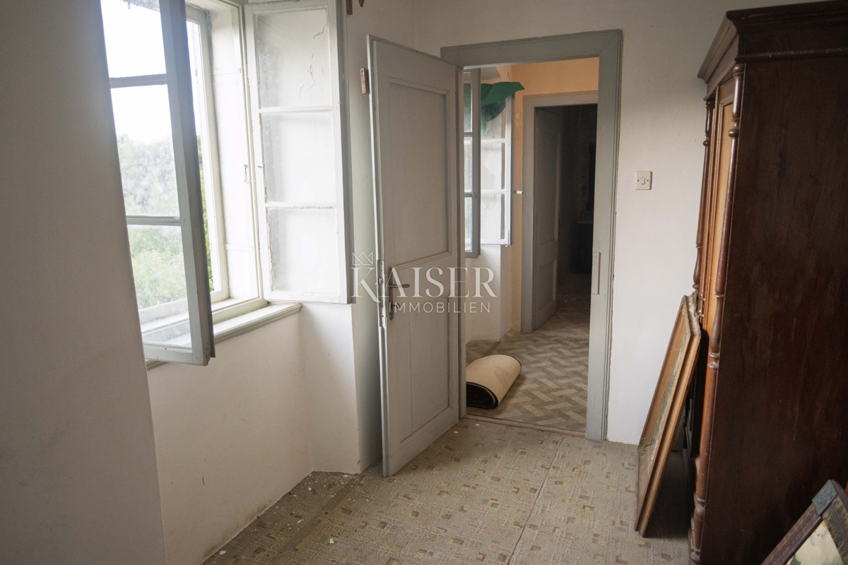 Mali Lošinj, Nerezine-Tradizionale casa in pietra