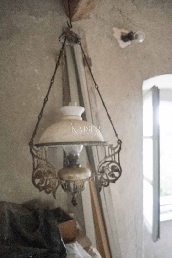 Mali Lošinj, Nerezine-Tradizionale casa in pietra