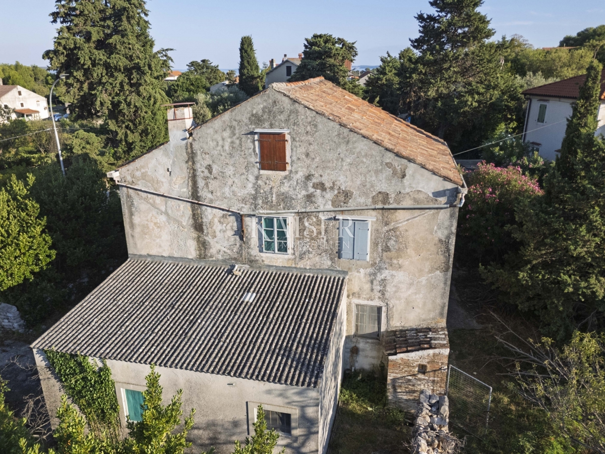 Mali Lošinj, Nerezine-Tradizionale casa in pietra