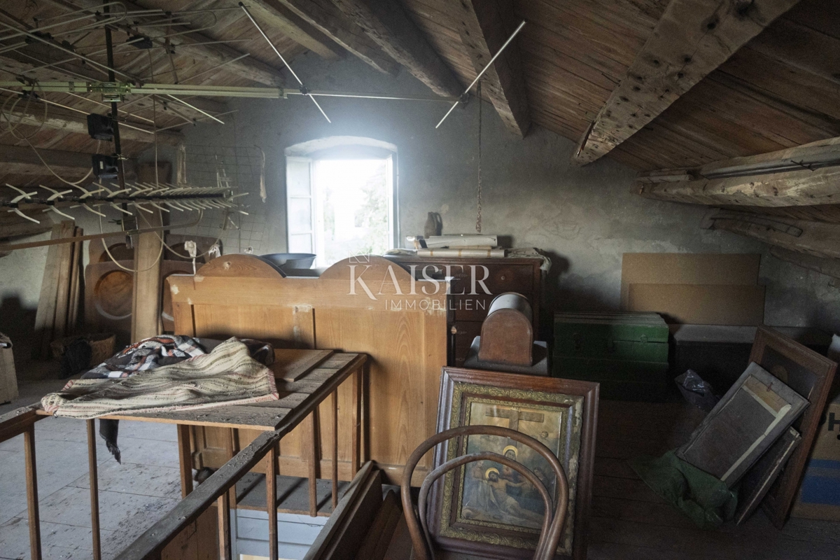 Mali Lošinj, Nerezine-Tradizionale casa in pietra