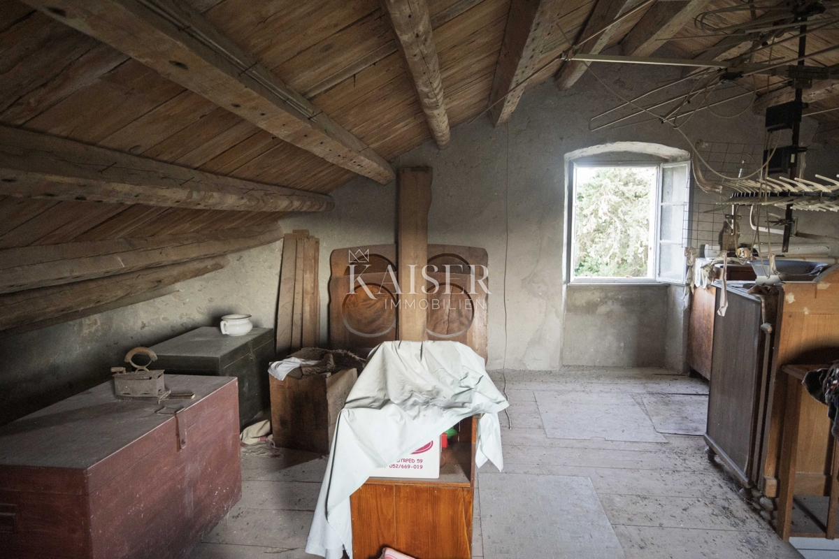 Mali Lošinj, Nerezine-Tradizionale casa in pietra