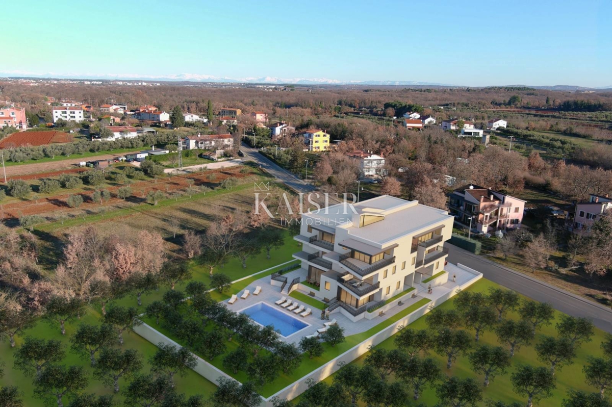 Istria, zona di Umago - appartamento 68m2; vista mare, a 500m dal mare