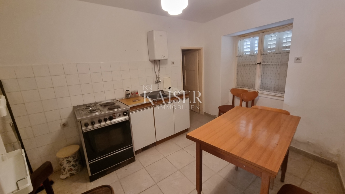 Crikvenica, Selce - casa nel centro della città a 50 metri dal mare