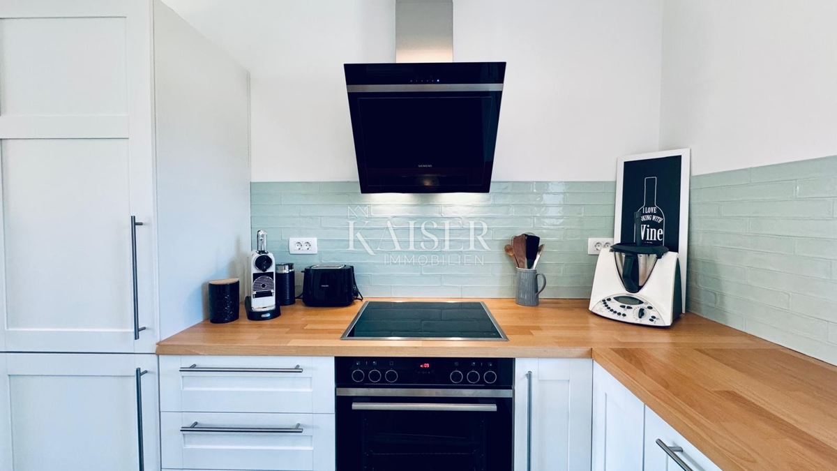 Rijeka - Škurinje, casa moderna con giardino, tre camere da letto, posti auto