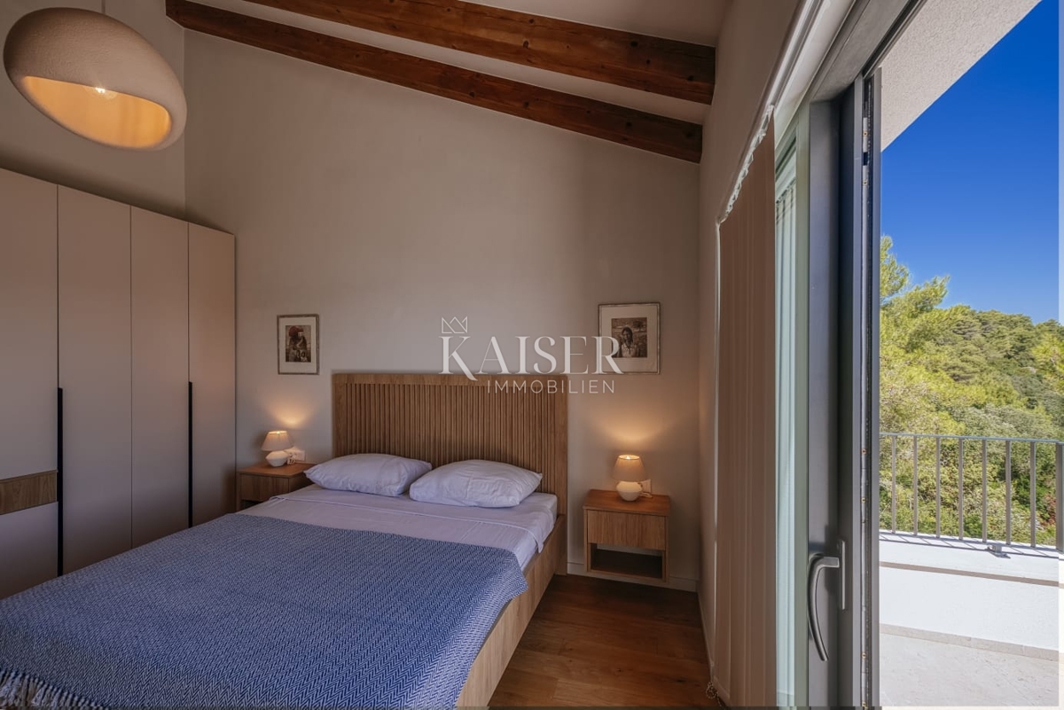 Villa di lusso con piscina a sfioro e vista mare