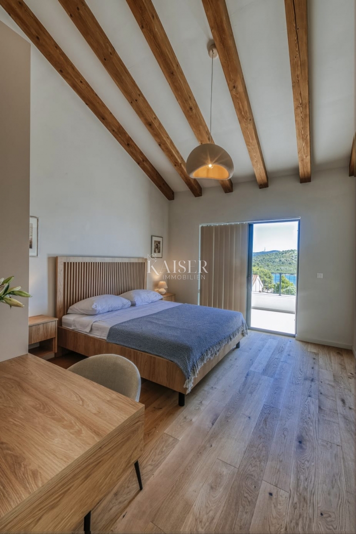 Villa di lusso con piscina a sfioro e vista mare