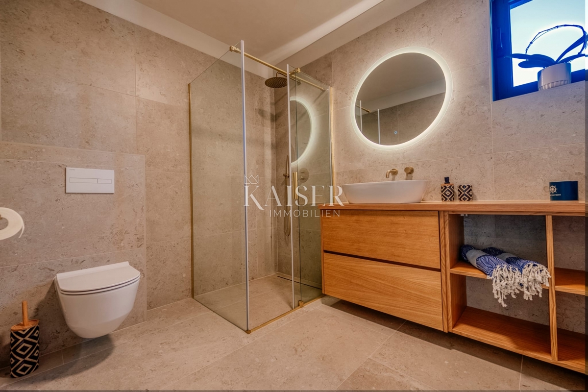 Villa di lusso con piscina a sfioro e vista mare