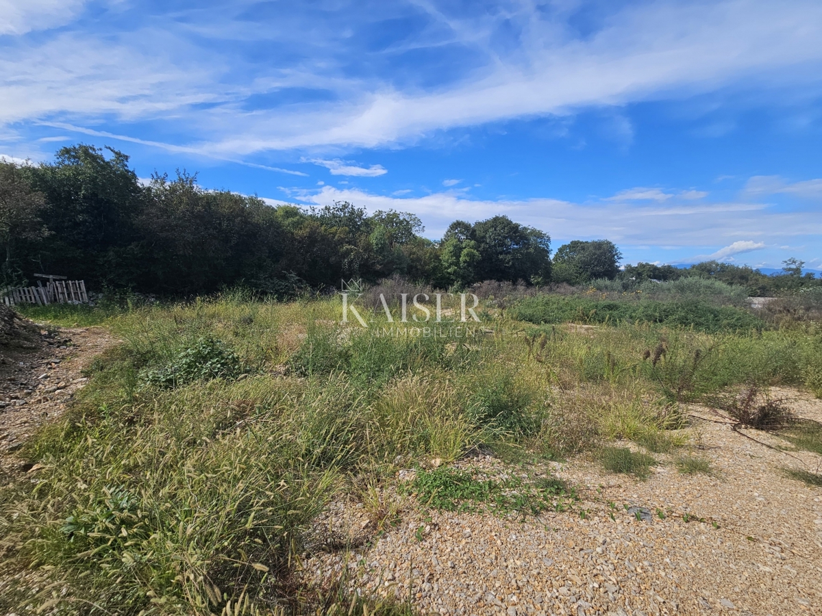 Isola di Krk, Malinska - terreno edificabile 532m2