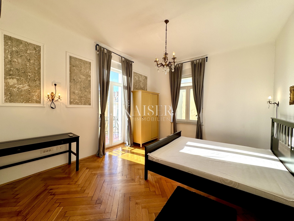 Opatija - Due appartamenti con un ampio balcone nel centro storico a 100 m dal mare