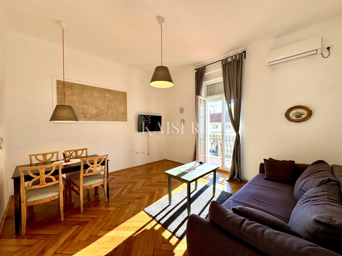 Opatija - Due appartamenti con un ampio balcone nel centro storico a 100 m dal mare