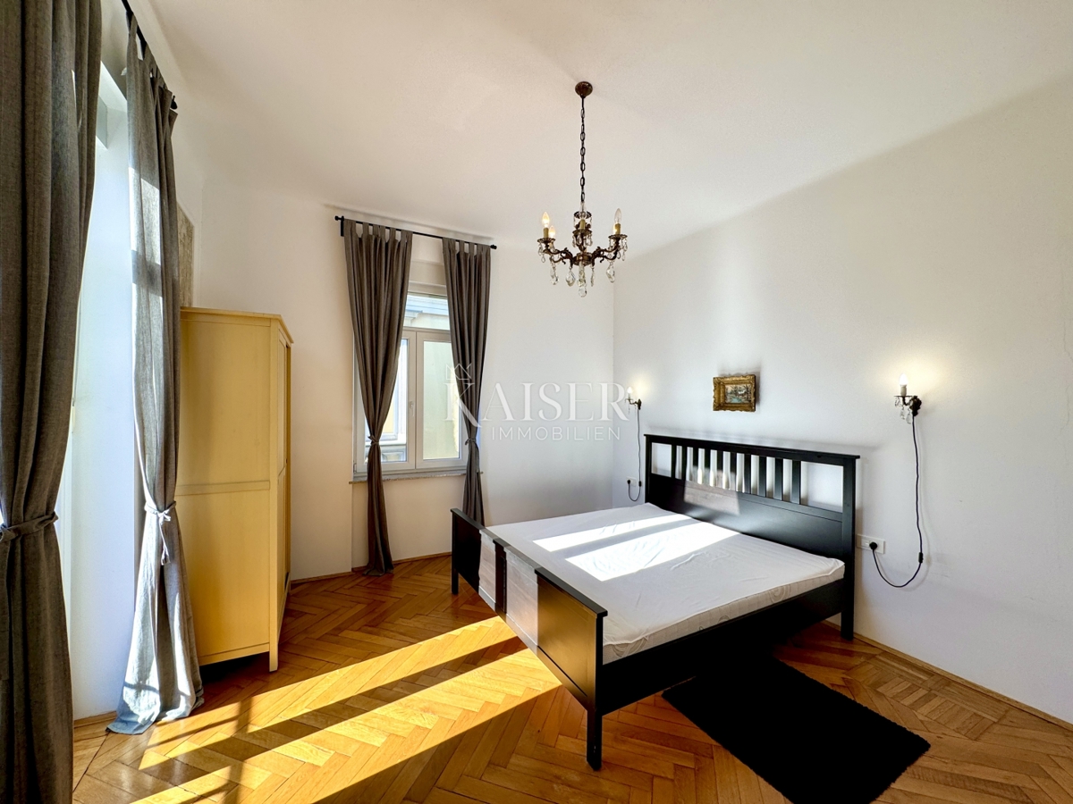 Opatija - Due appartamenti con un ampio balcone nel centro storico a 100 m dal mare