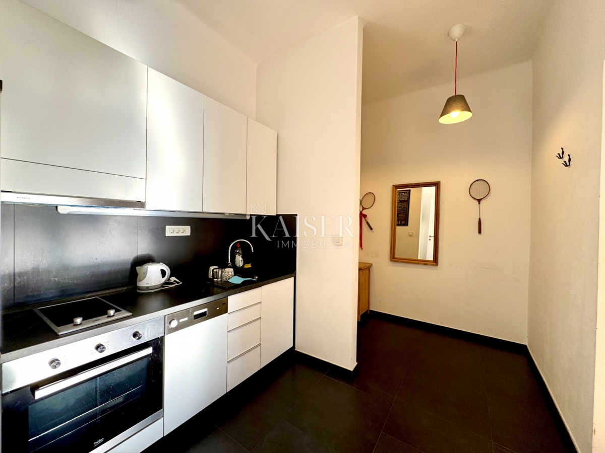 Opatija - Due appartamenti con un ampio balcone nel centro storico a 100 m dal mare