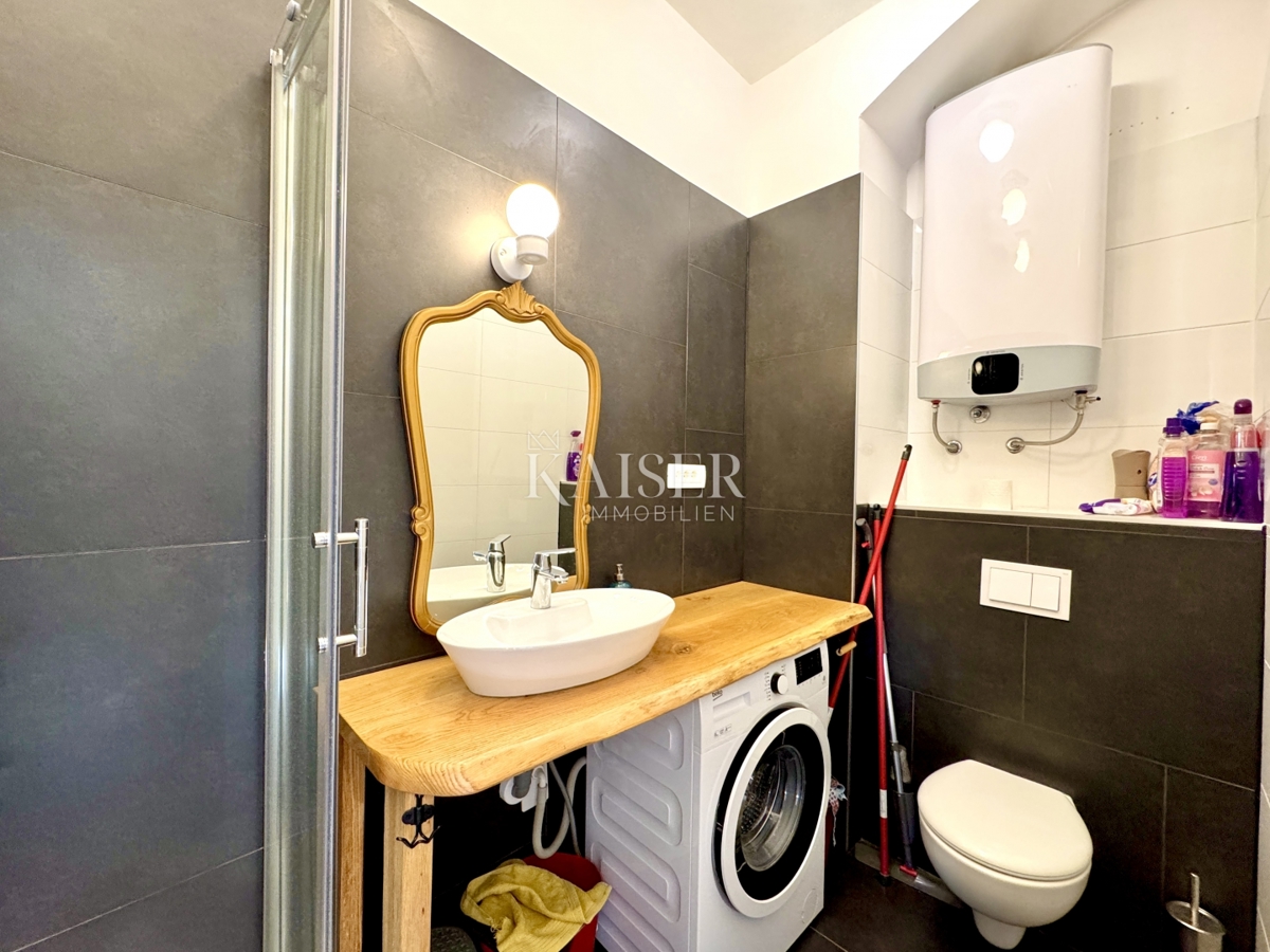 Opatija - Due appartamenti con un ampio balcone nel centro storico a 100 m dal mare