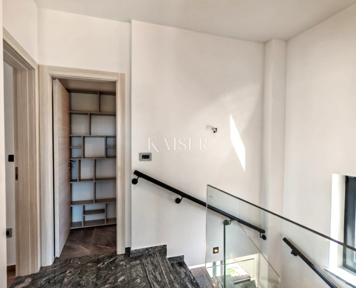 Villa Malinska, Malinska-Dubašnica, 200m2