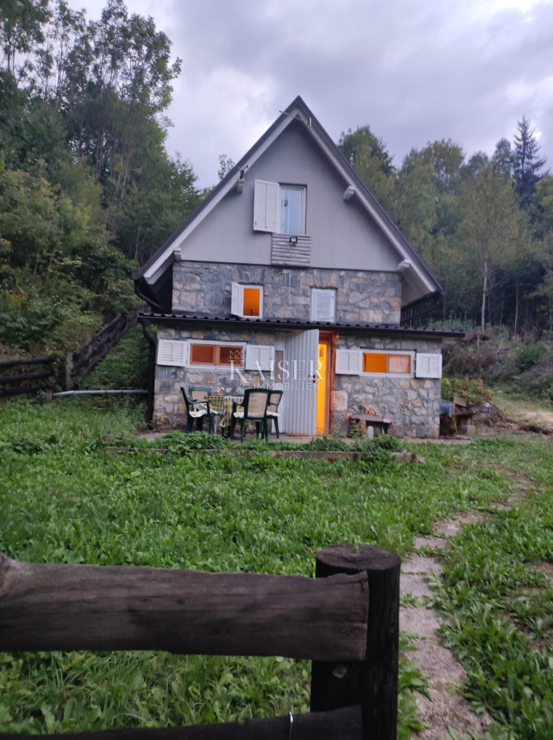 Gračac, Mazin - Casa di 100 m2 immersa nella natura