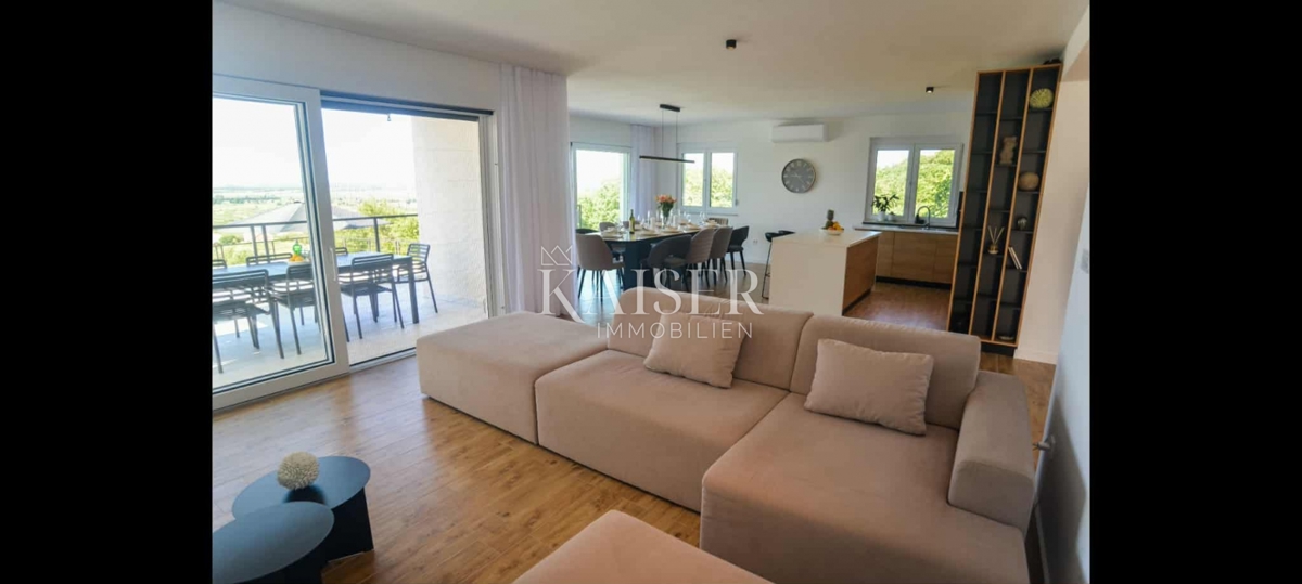 Pakoštane, Zara - Villa moderna con vista sul Lago Vranj