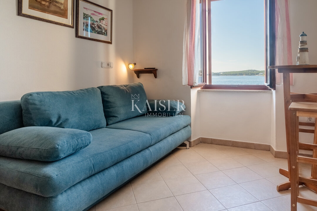 Istria, Rovigno - rara opportunità, appartamento di 35 m2 direttamente sul mare