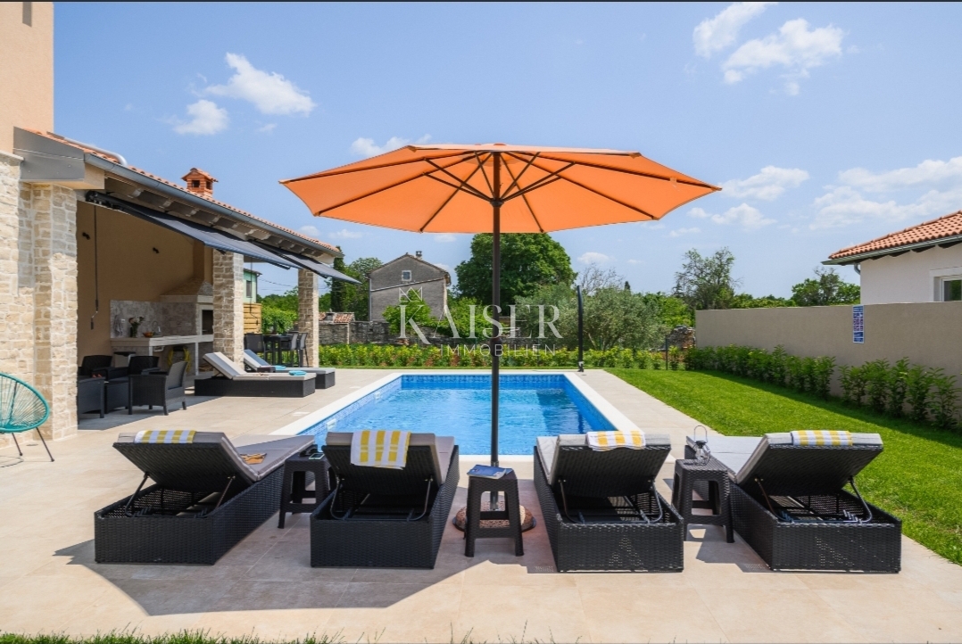 Istria, Kanfanar - Villa moderna con vista mare con piscina e dependance