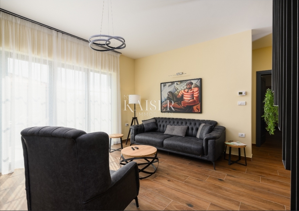 Istria, Kanfanar - Villa moderna con vista mare con piscina e dependance