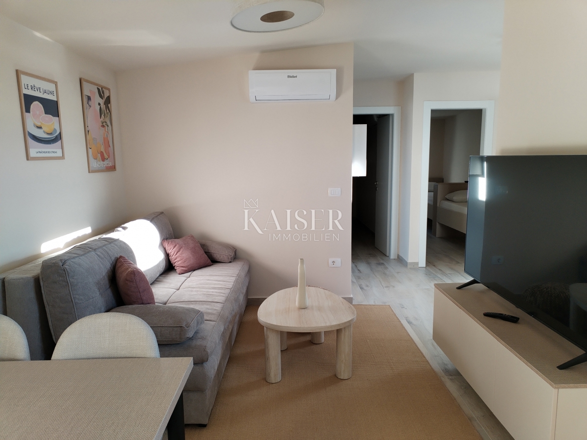 Istria, zona Umago, appartamento 65m2, 300m dal mare