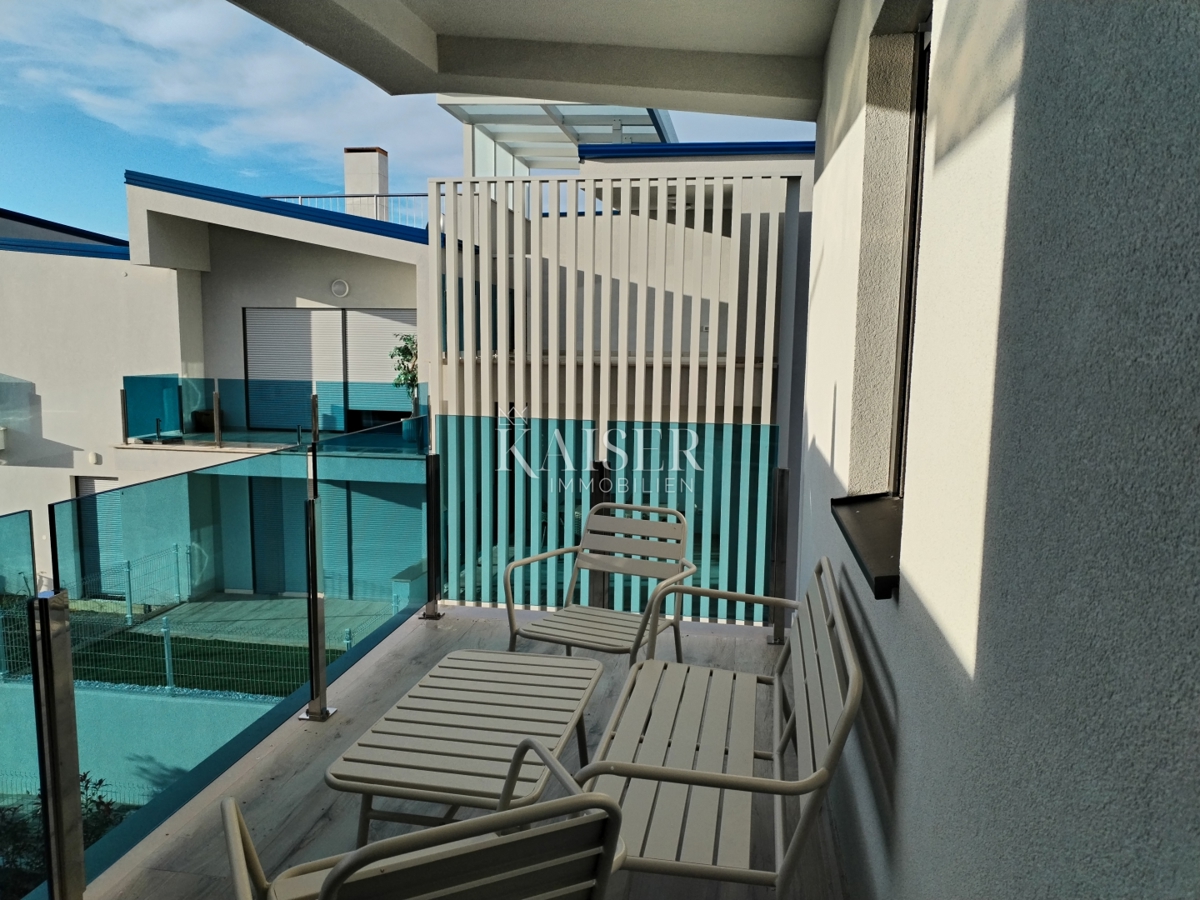 Istria, zona Umago, appartamento 65m2, 300m dal mare