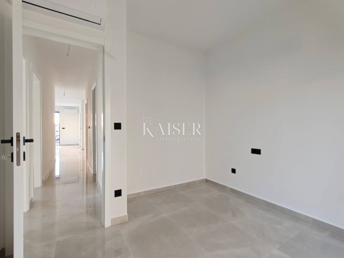 Appartamento Okrug Gornji, Okrug, 80,08m2