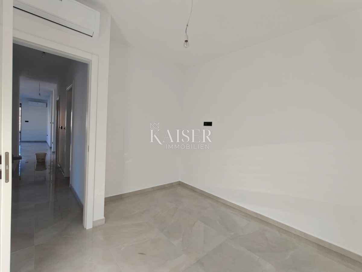 Appartamento Okrug Gornji, Okrug, 80,08m2