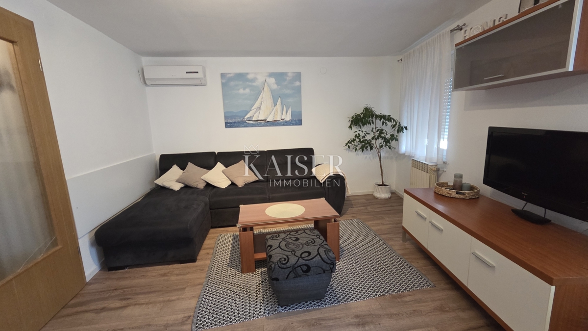 Crikvenica, Selce - casa recentemente ristrutturata nel centro storico con 2 appartamenti