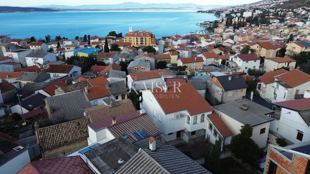 Crikvenica, Selce - casa recentemente ristrutturata nel centro storico con 2 appartamenti