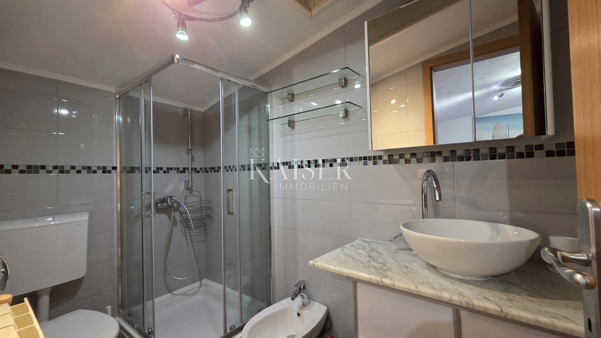 Crikvenica, Selce - casa recentemente ristrutturata nel centro storico con 2 appartamenti