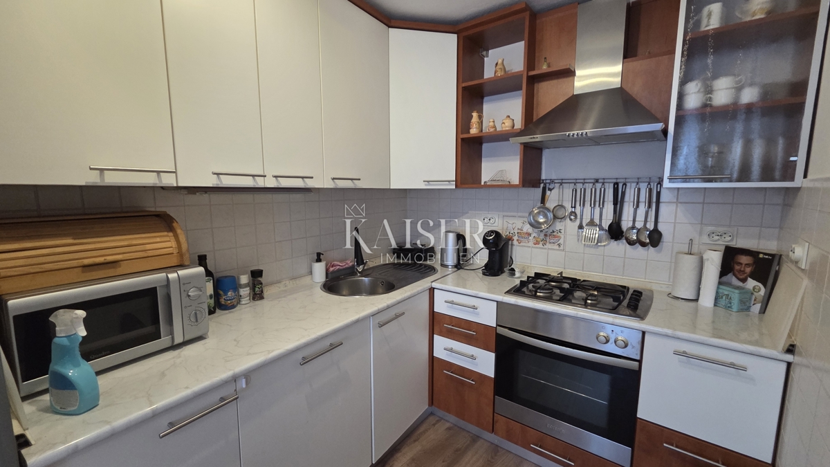 Crikvenica, Selce - casa recentemente ristrutturata nel centro storico con 2 appartamenti