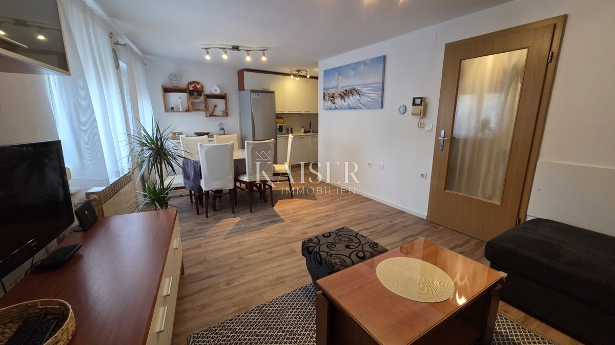 Crikvenica, Selce - casa recentemente ristrutturata nel centro storico con 2 appartamenti