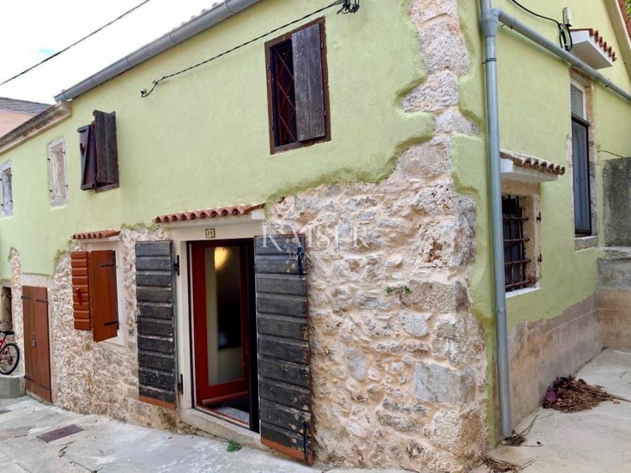 Isola di Susak, casa in pietra 110 m²