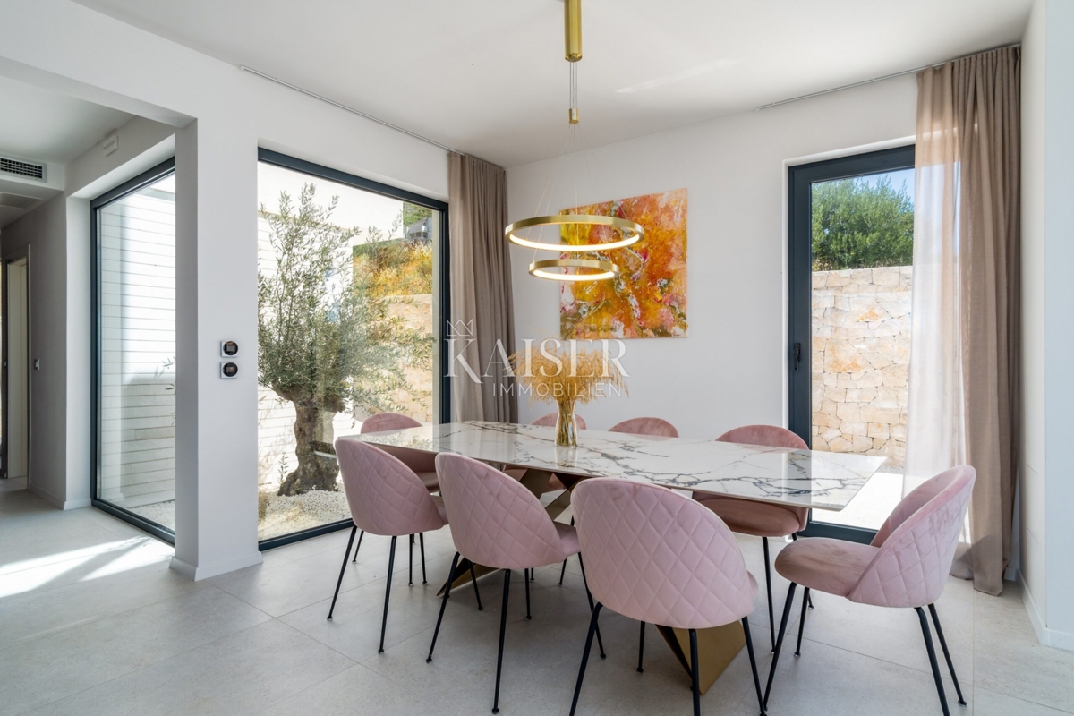 Eccellente villa nuova a Spalato