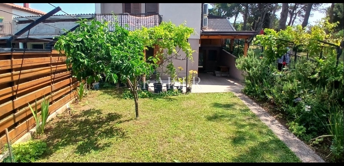 Istria, Medolino - casa bifamiliare con due appartamenti con vista sul mare0