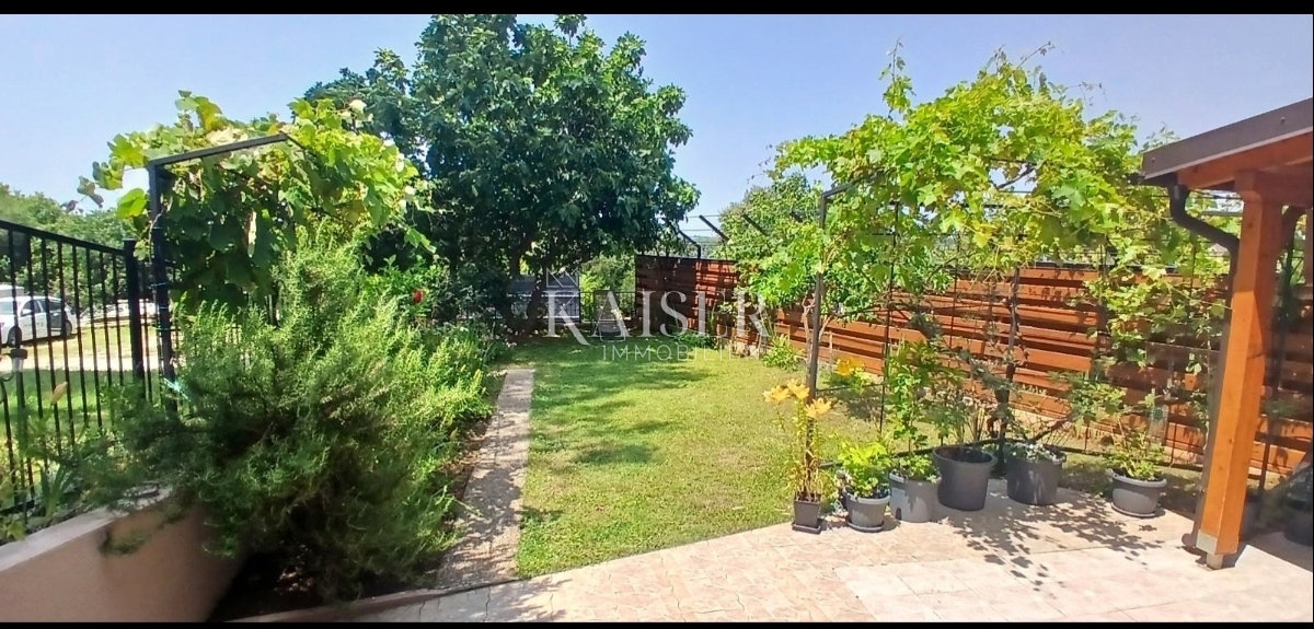 Istria, Medolino - casa bifamiliare con due appartamenti con vista sul mare0
