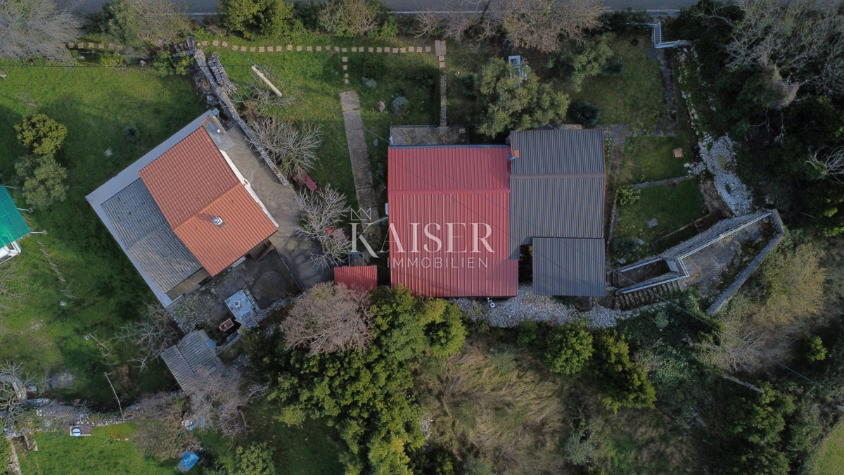 Opatija, Brseč - casa con giardino in centro, 57 m2