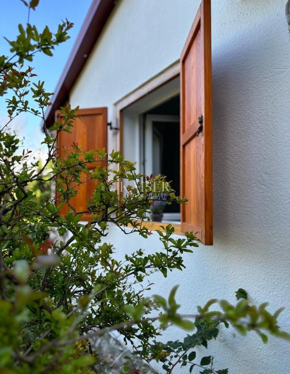 Opatija, Brseč - casa con giardino in centro, 57 m2