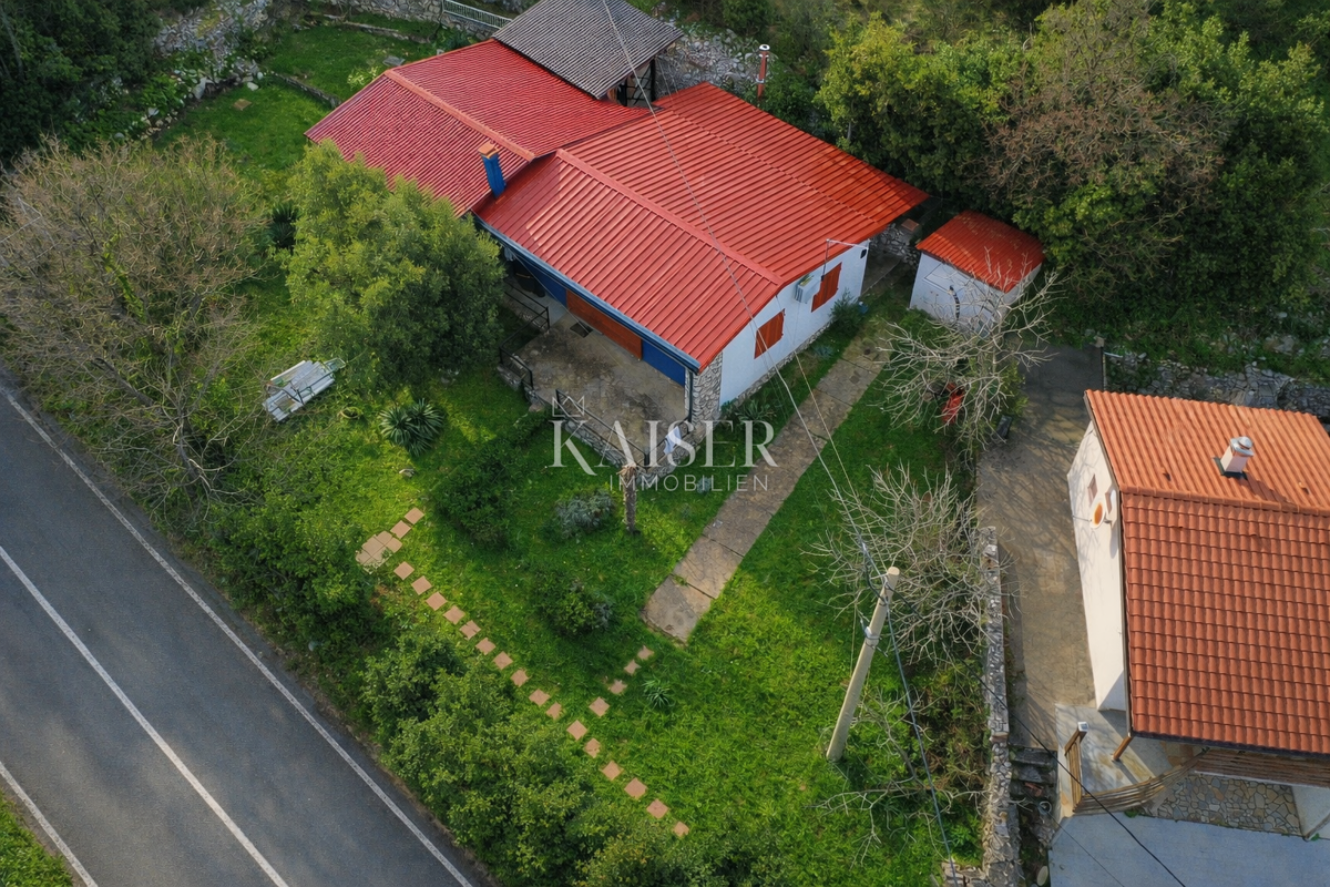 Opatija, Brseč - casa con giardino in centro, 57 m2