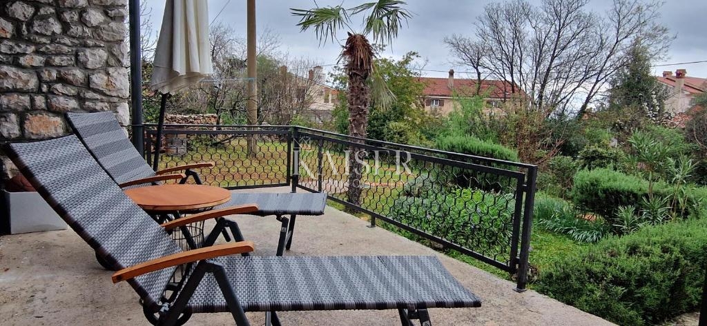 Opatija, Brseč - casa con giardino in centro, 57 m2