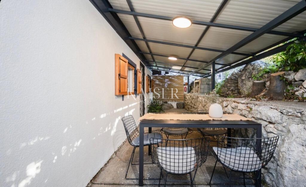 Opatija, Brseč - casa con giardino in centro, 57 m2